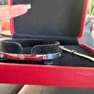 Silver Screw-Accent Bangle Bracelet - Classic Minimalist